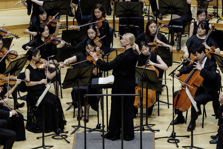 [서울=뉴시스] 지난 23일 서울 송파구 롯데콘서트홀에서 '2026 서울시향 수산나 멜키의 슈베르트 그레이트'가 열렸다. (사진=서울시립교향악단 제공) 2026.07.24. photo@newsis.com *재판매 및 DB 금지