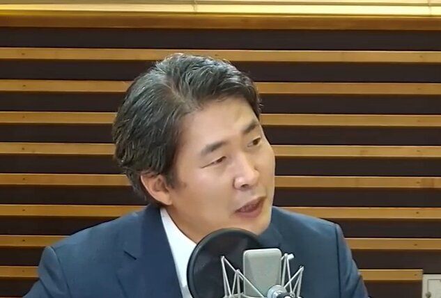 [서울=뉴시스] 이웅혁 건국대 경찰학과 교수 (유투브 'MBC 라디오 시사' 채널 갈무리) *재판매 및 DB 금지