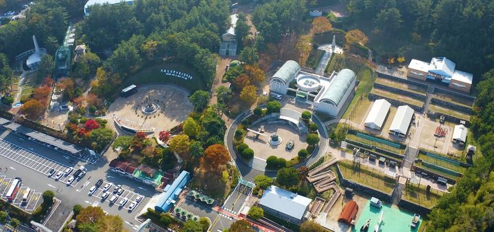 [거제=뉴시스] 신정철 기자= 거제해양관광개발공사는 여름 휴가철을 맞아 오는 29일부터 8월 30일까지 어린이를 동반한 가족 관광객을 대상으로 ‘2026 거제퍼즐여행’을 운영한다고 24일 밝혔다.사진은 거제도포로수용소유적공원 전경.(사진=거제해양관광개발공사 제공).2026.07.24. photo@newsis.com *재판매 및 DB 금지