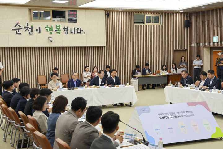 [순천=뉴시스] 24일 오후 전남광주 순천시청 대회의실에서 순천시-더불어민주당 간 정책 간담회가 열리고 있다. 2026.7.24. photo@newsis.com *재판매 및 DB 금지