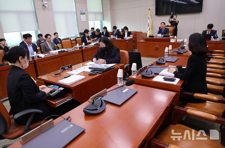 [서울=뉴시스] 고범준 기자 = 김승원 법사위 법안심사1소위원회 위원장이 24일 서울 여의도 국회에서 열린 법제사법위원회 법안심사제1소위원회에서 발언하고 있다. 2026.07.24. bjko@newsis.com