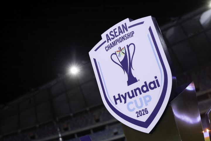 [서울=뉴시스] 현대차는 지난 24일(현지시간) 캄보디아 프놈펜 모로독 테코 국립경기장에서 '아세안 현대컵'이 개막했다고 26일 밝혔다. 사진은 개막전이 열리는 프놈펜 모로독 테코 국립경기장에 설치된 아세안 현대컵™ 휘장 (사진=현대자동차 제공) 2026.07.26. photo@newsis.com *재판매 및 DB 금지
