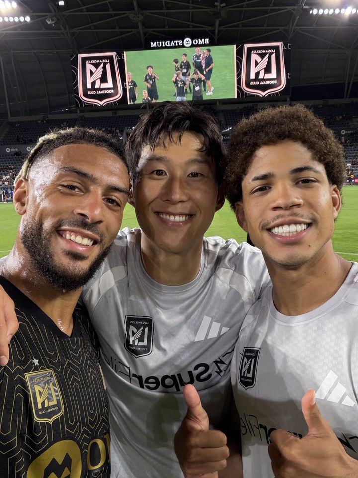 [서울=뉴시스] 26일 캔자스시티와의 2026 미국 프로축구 메이저리그사커(MLS) 18라운드에서 득점을 터뜨린 로스앤젤레스FC 스리톱 드니 부앙가, 손흥민, 다비드 마르티네스. (사진=LAFC SNS 캡처) 2026.07.26. photo@newsis.com *재판매 및 DB 금지