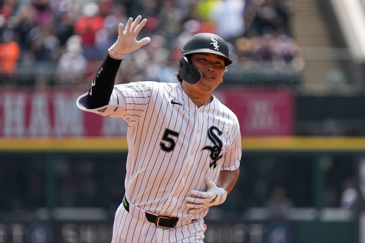 [시카고=AP/뉴시스] 미국 메이저리그(MLB) 시카고 화이트삭스의 무라카미 무네타카가 7월 26일(현지 시간) 미국 시카고에서 열린 휴스턴 애스트로스와 경기 1회 2점 홈런을 친 뒤 베이스를 돌며 기뻐하고 있다. 2026.07.26.