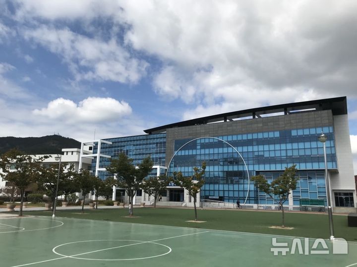 [사천=뉴시스] 경남 사천시복지청소년재단 전경.