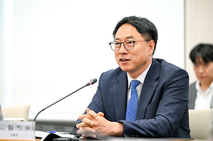 [서울=뉴시스] 임하수 산림청 차장이 KT&G, 아시아산림협력기구와의 '국내 산림복원과 산림기반 ESG 경영 상호협력을 위한 업무협약식'에서 인사말을 하고 있다.(사진=산림청 제공) *재판매 및 DB 금지