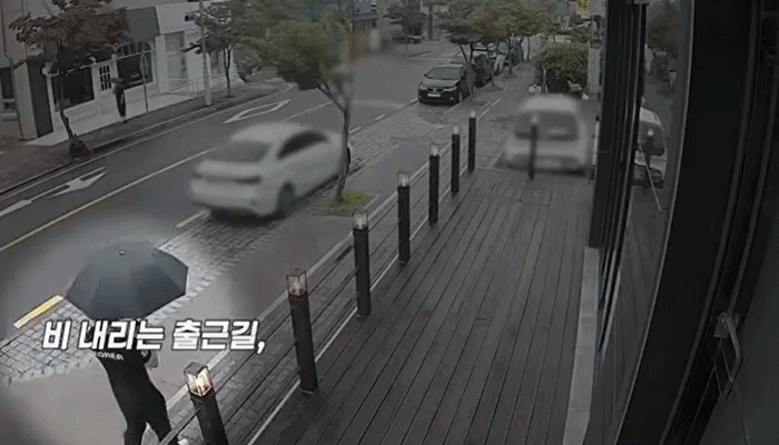 [서울=뉴시스] 출근길 경찰관이 비를 맞으며 홀로 울고 있던 아이를 발견해 가족의 품으로 돌려보낸 사연이 전해졌다. (사진=대한민국 경찰청 유튜브) *재판매 및 DB 금지