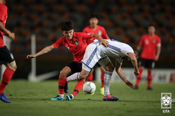 [서울=뉴시스] 우즈베키스탄과 친선 경기를 치르는 한국 축구 대표팀. (사진=대한축구협회 제공) *재판매 및 DB 금지