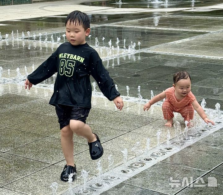 대전·세종·충남, 연일 '푹푹 찐다'…체감 최고 33도 이상