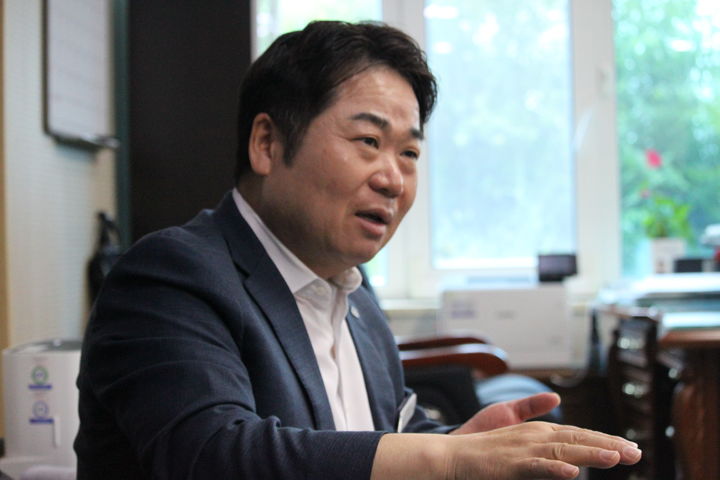 [아산=뉴시스] 최영민 기자=오세현 충남 아산시장이 28일 오전 뉴시스와 인터뷰를 하고 있다. 2026.07.28 ymchoi@newsis.com *재판매 및 DB 금지