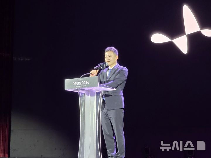 [서울=뉴시스]오동현 기자 = 김민준 오케스트로 이사회 의장이 28일, 코엑스 오디토리움에서 열린 'OPUS 2026' 기자간담회에서 환영사를 하고 있다. 2026. 07. 28. odong85@newsis.com 