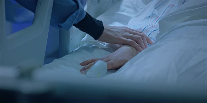 [서울=뉴시스]치매 노인에게 폭언과 위협을 가한 간병인이 징역 3개월을 선고받자, 피해자 가족이 형량이 가볍다며 반발했다. (사진=유토이미지) 2026.07.28