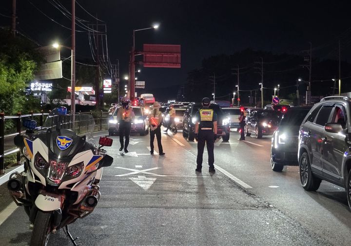 [부산=뉴시스] 24일 부산 기장군은 관계기관과 합동으로 야간 소음 특별 단속을 진행하고 있다. (사진=부산 기장군 제공) 2026.07.28. photo@newsis.com *재판매 및 DB 금지