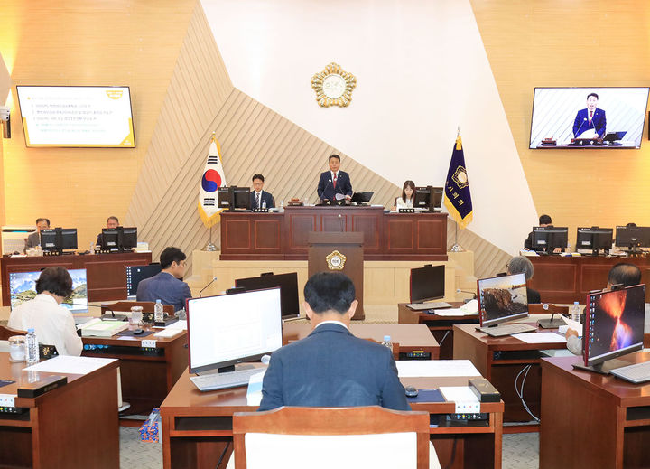 28일 삼척시의회 본회의장에서 열린 삼척시의회 제272회 임시회 제2차 본회의가 개최되고 있다.(사진=삼척시의회 제공) *재판매 및 DB 금지