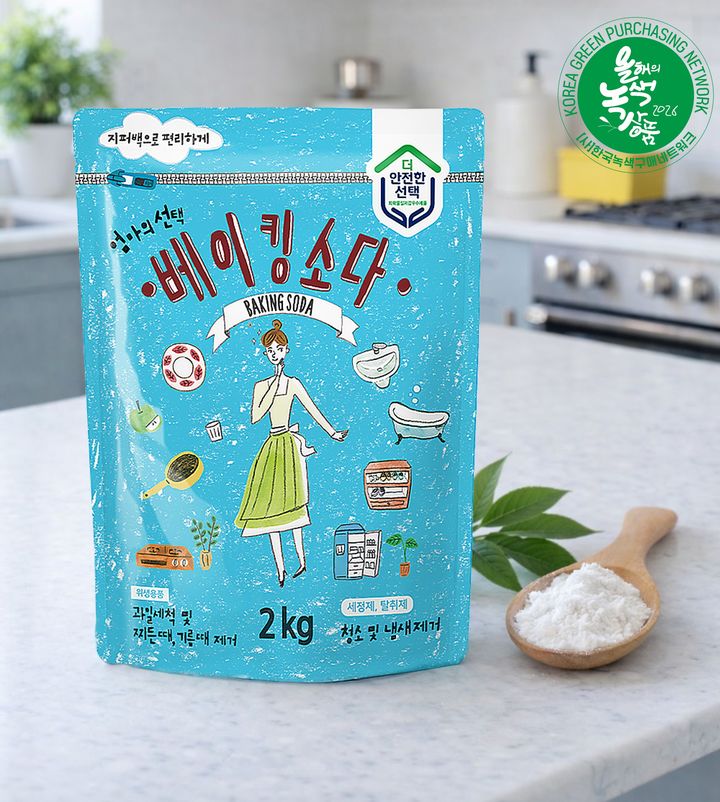 [서울=뉴시스] 애경산업의 다목적 세정제 브랜드 '엄마의 선택'의 '엄마의 선택 베이킹소다'가 한국녹색구매네트워크가 주관하는 '2026 올해의 녹색상품'에 선정됐다. (사진=애경산업 제공) 2026.07.29. photo@newsis.com *재판매 및 DB 금지