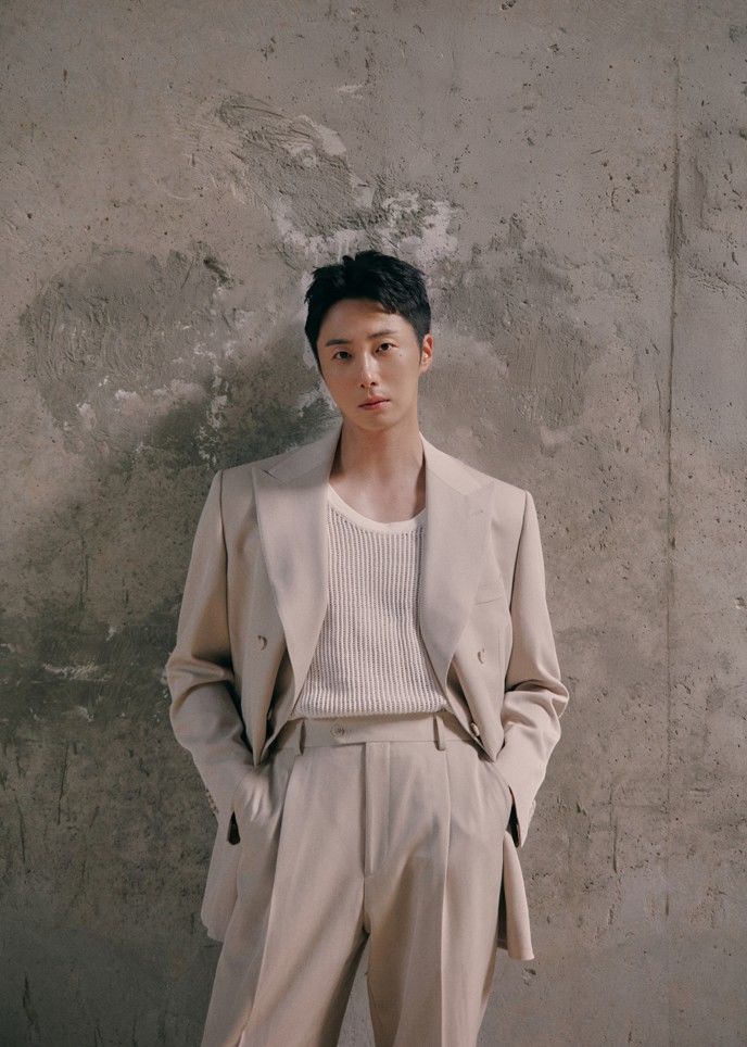 G-DRAGON's Label Just Signed a Hallyu Veteran and Has AI Content Plans for Him