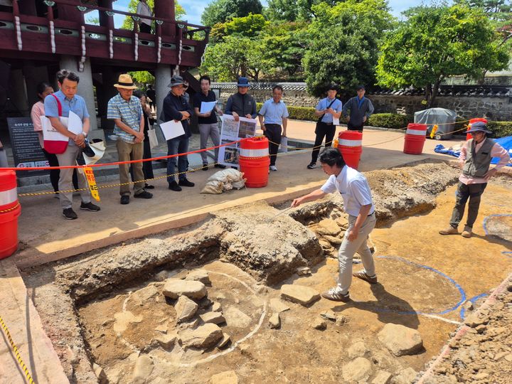 [진주=뉴시스]진주시, 진주성내 함옥헌 관련 추정 유구 발굴.(사진ㅌ=진주시 제공).2026.07.29.photo@newsis.com *재판매 및 DB 금지