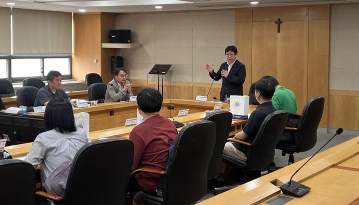 [서울=뉴시스] 명지대학교가 20일 4개국 11개교의 재외한국학교 진로·진학부장 교사를 초청해 '2026년 재외한국학교 교사자문위원회'를 개최했다. (사진=명지대 제공) 2026.07.29. photo@newsis.com *재판매 및 DB 금지