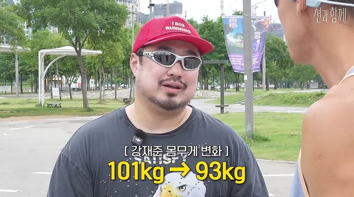 [서울=뉴시스] 과거 32㎏을 감량한 후 요요현상을 겪은 코미디언 강재준이 재차 다이어트에 돌입하겠다고 선언했다. (사진=션과 함께 유튜브 채널 캡처)