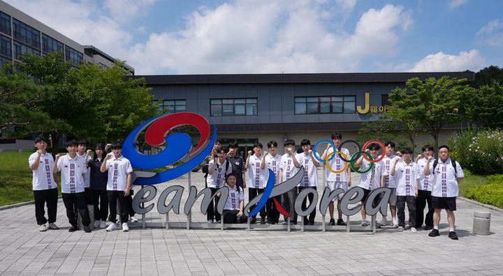 [서울=뉴시스] 충북 진천선수촌에 입촌해 훈련하는 e스포츠 국가대표팀. (사진 = 대한체육회 제공) *재판매 및 DB 금지