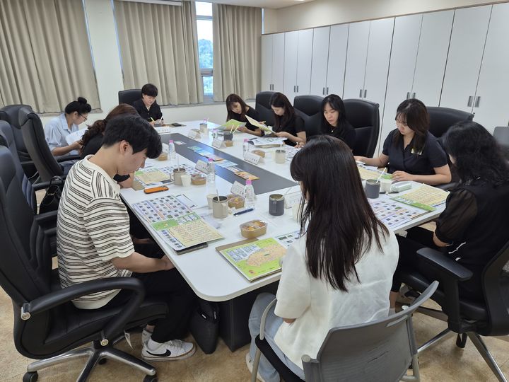 [안동=뉴시스] 29일 경북교육청에서 열리고 있는 '경북형 영유아 온(溫)누리 탐험지도' 구축을 위한 실무자 회의. (사진=경북교육청 제) 2026.07.29 photo@newsis.com *재판매 및 DB 금지