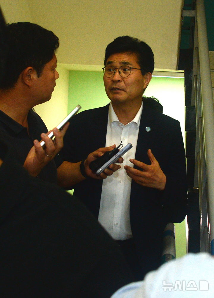 associate_pic3