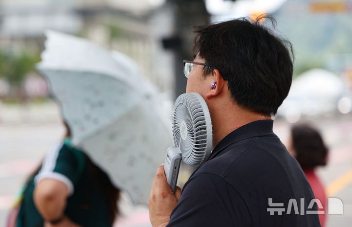 낮 최고 39도 '펄펄'…전국 폭염·열대야 기승[오늘날씨]