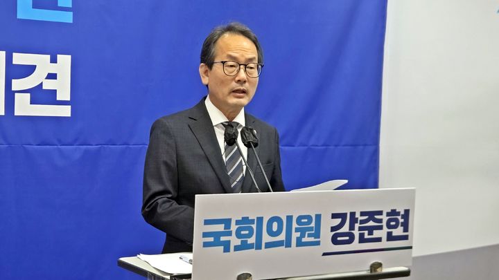 [세종=뉴시스] 송승화 기자 = 30일 보람동 세종시청에서 질문에 답변하는 더불어민주당 강준현 의원. 2026.07.30. ssong1007@newsis.com *재판매 및 DB 금지