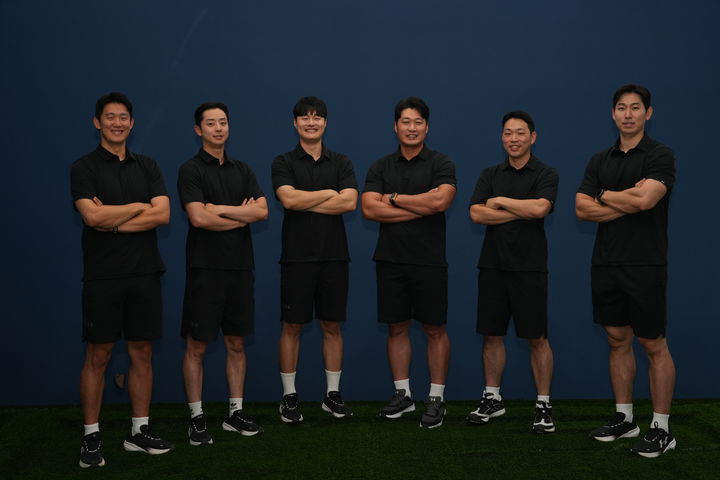 [서울=뉴시스] 오승환 퍼포먼스 랩 코치진과 스태프. (사진 = 오승환 퍼포먼스 랩 제공) *재판매 및 DB 금지