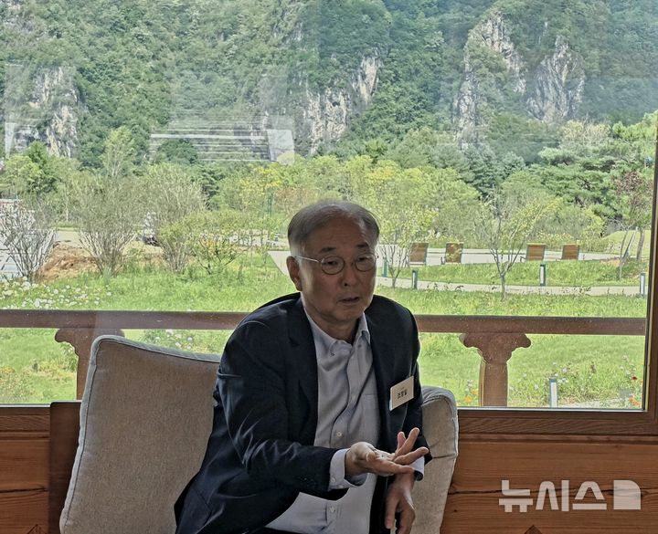 [영월=뉴시스]오동현 기자 = 30일 강원 영월 '더한옥헤리티지 호텔'에서 만난 조정일 코나아이 대표이사 회장. odong85@newsis.com