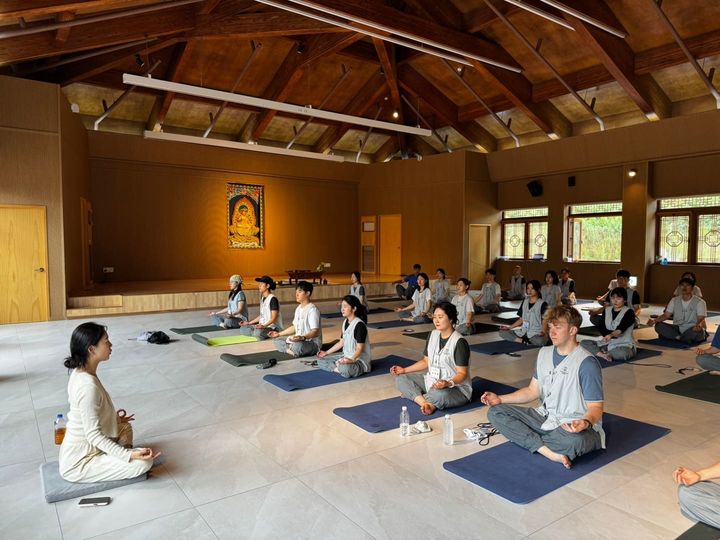 [서울=뉴시스] 양양 낙산사 외국인 특별 템플스테이 (사진=한국불교문화사업단 제공) 2026.07.30. photo@newsis.com *재판매 및 DB 금지