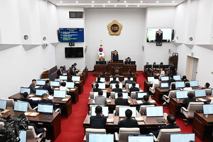 [제주=뉴시스] 30일 오후 제주도의회 본회의장에서 제453회 제주도의회(임시회) 제2차 본회의가 열리고 있다. (사진=제주도의회 제공) 2026.07.30. photo@newsis.com *재판매 및 DB 금지
