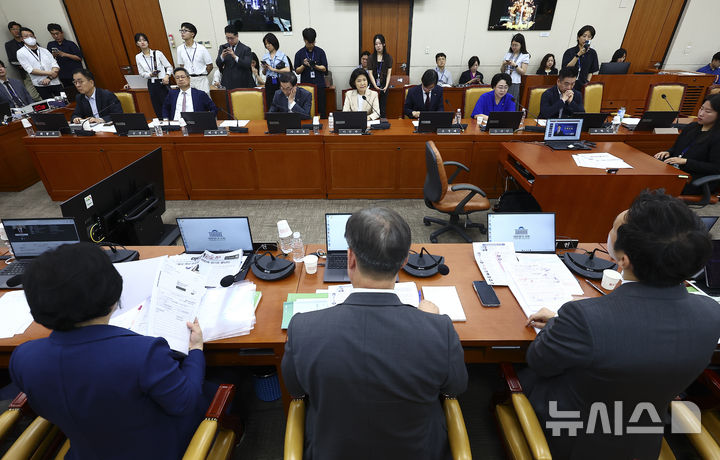 [서울=뉴시스] 김근수 기자 = 30일 오전 서울 여의도 국회에서 과학기술정보방송통신위원회 전체회의가 열리고 있다. 2026.07.30. ks@newsis.com