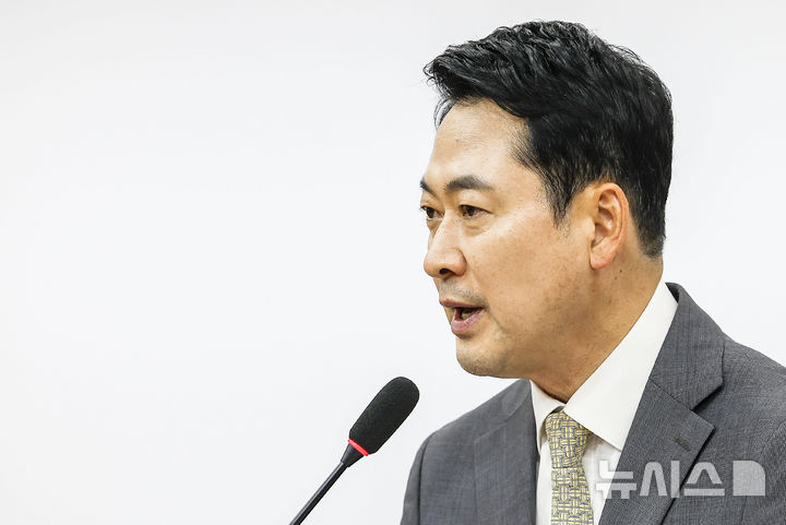 [서울=뉴시스] 정병혁 기자 = 장동혁 국민의힘 대표가 30일 서울 여의도 국회에서 선관위 특검법 국회 통과 관련 기자회견을 하고 있다. 2026.07.30. jhope@newsis.com