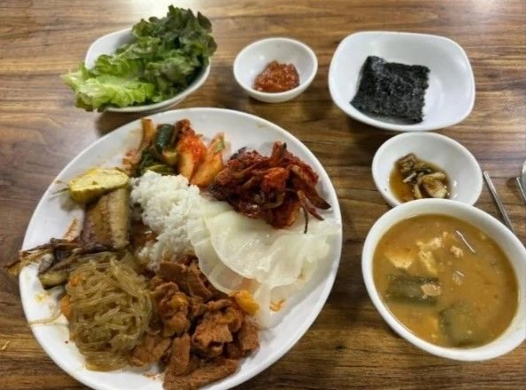[서울=뉴시스]한식뷔페에서 많이 먹었다고 면박을 당했다는 한 여성의 사연이 온라인에서 화제가 되고 있다.(사진=스레드 캡처)2026.07.31.