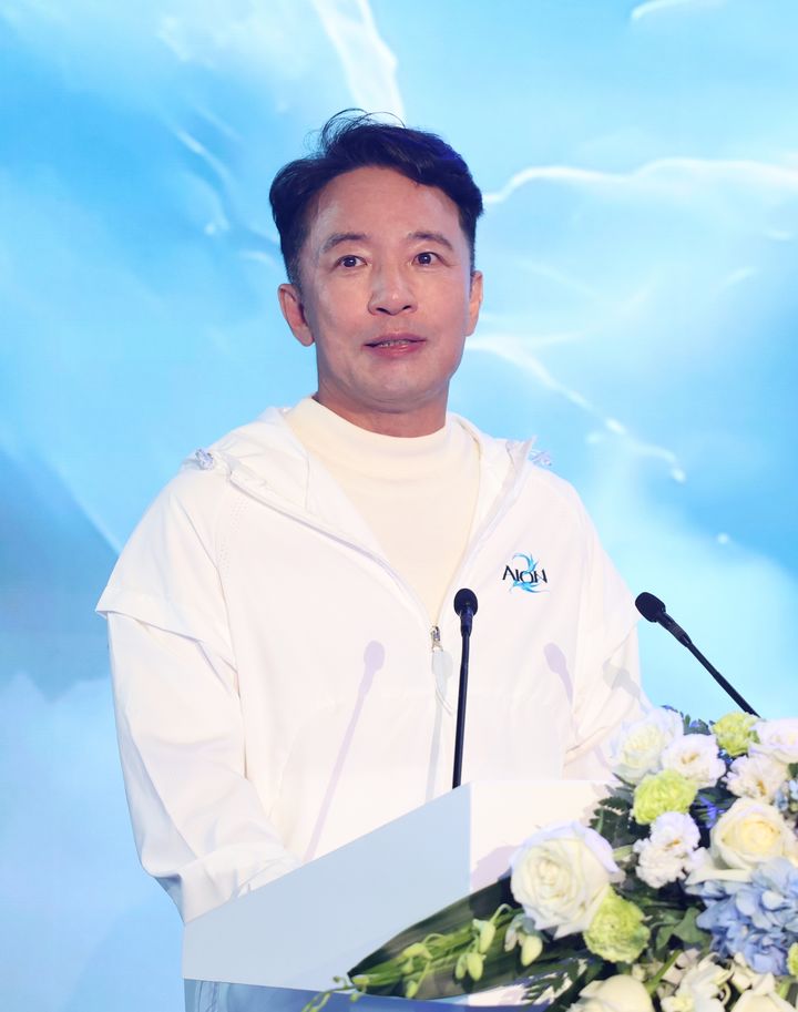 [서울=뉴시스] 김택진 엔씨 대표가 30일 중국 상하이에서 열린 셩취게임즈와의 퍼블리싱 협력 체결식에 참석했다. (사진=엔씨 제공) *재판매 및 DB 금지