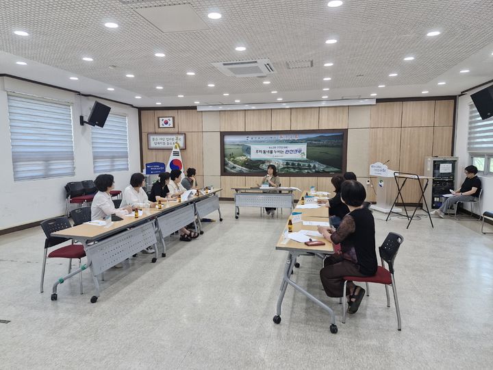 [울산=뉴시스] 울산 북구 농소3동 주민들로 구성된 안전협의체. (사진=울산 북구 제공) photo@newsis.com *재판매 및 DB 금지