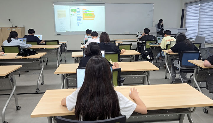 [전남광주=뉴시스] 전남광주통합특별시 곡성 중학생 15명 '코딩 자격증 COS 2급' 합격. (사진=곡성군청 제공). photo@newsis.com *재판매 및 DB 금지