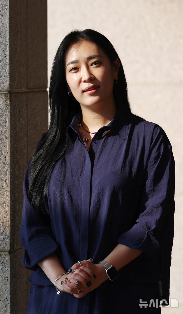 [서울=뉴시스] 전신 기자 = 메조소프라노 정주연이 지난달 31일 서울 서초구 예술의전당 내 한 카페에서 인터뷰를 하고 있다. 2026.08.03. photo1006@newsis.com