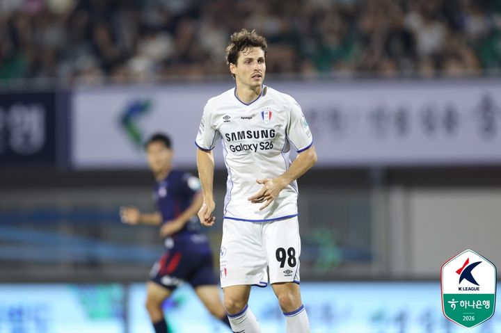 [서울=뉴시스] 프로축구 K리그2 수원삼성의 두비츠카스. (사진=한국프로축구연맹 제공) 2026.08.01. photo@newsis.com *재판매 및 DB 금지