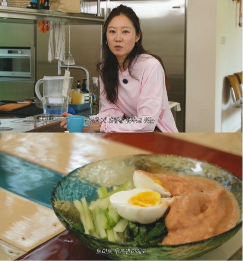 [서울=뉴시스] 배우 공효진이 유튜브를 통해 직접 요리한 토마토 두부면을 공개했다. (사진 출처=유튜브 채널 '당분간 공효진' 캡처)