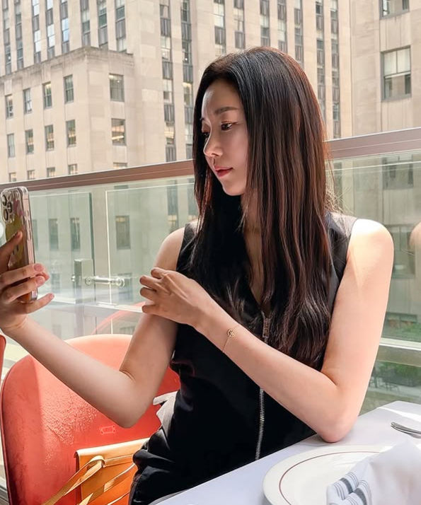 [서울=뉴시스] 김사랑. (사진=김사랑 인스타그램) 2026.08.03. photo@newsis.com *재판매 및 DB 금지