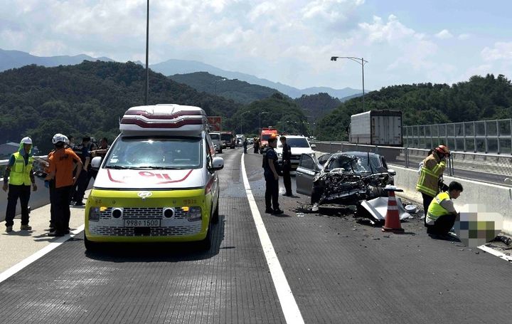 [원주=뉴시스] 원주 국도 공사구간서 4중 추돌…1명 사망·9명 부상(제공=강원특별자치도 소방본부) *재판매 및 DB 금지
