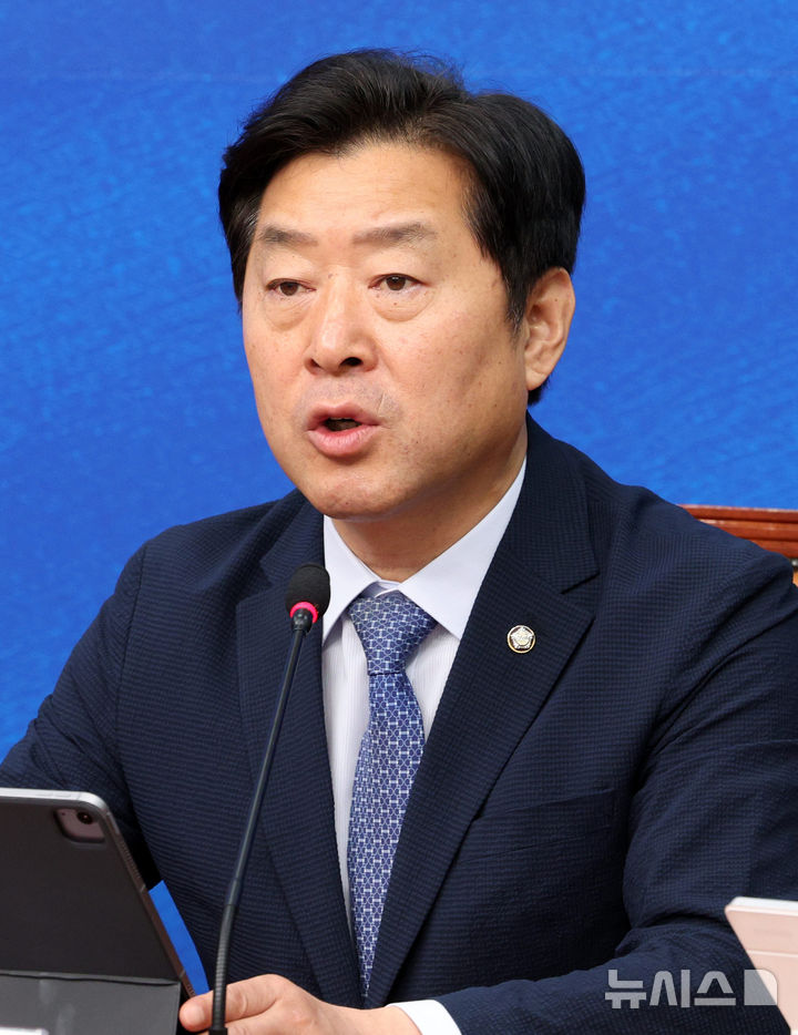 [서울=뉴시스] 고범준 기자 = 황명선 더불어민주당 최고위원이 3일 서울 여의도 국회에서 열린 최고위원회의에서 발언하고 있다. 2026.08.03. bjko@newsis.com