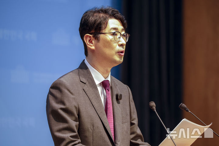 [서울=뉴시스] 정병혁 기자 = 주진우 국민의힘 의원이 3일 서울 여의도 국회 소통관에서 22대 총선 쌍둥이 투표율 조작, 고발 기자회견을 하고 있다. 2026.08.03. jhope@newsis.com