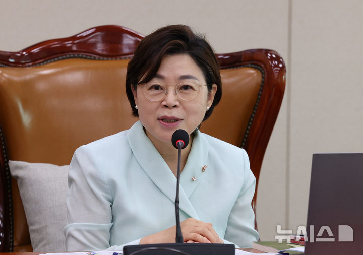 [서울=뉴시스] 고범준 기자 = 김정재 국회 성평등가족위원회 위원장이 지난 8월 3일 오후 서울 여의도 국회에서 열린 성평등가족위원회 전체회의에서 발언하고 있다. 2026.08.03. bjko@newsis.com
