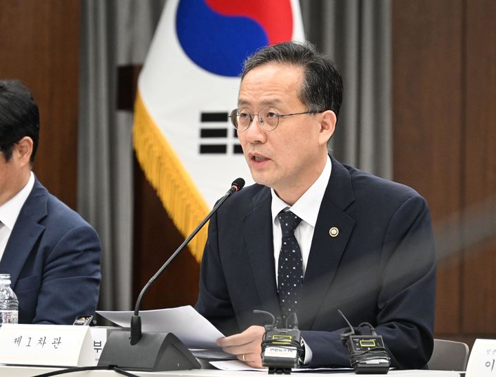 [서울=뉴시스] 이형일 재정경제부 차관이 3일 서울 중구 은행연합회에서 열린 제59차 세제발전심의위원회에 참석해 인사말을 하고 있다. (사진=재정경제부 제공) 2026.08.03. photo@newsis.com *재판매 및 DB 금지