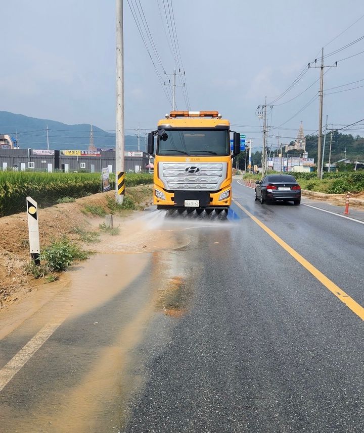 "도로 온도 낮춰라" 충북도, 겨울 제설장비까지 투입