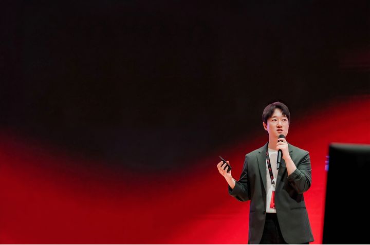 [서울=뉴시스] 김민석 넷플릭스 광고사업 팀장은 지난 3일 열린 마케팅 컨퍼런스 '맥스 써밋 2026'에 참여해 '주목에서 연결로'를 주제로 발표했다. (사진=넷플릭스 제공) 2026.08.04. photo@newsis.com *재판매 및 DB 금지