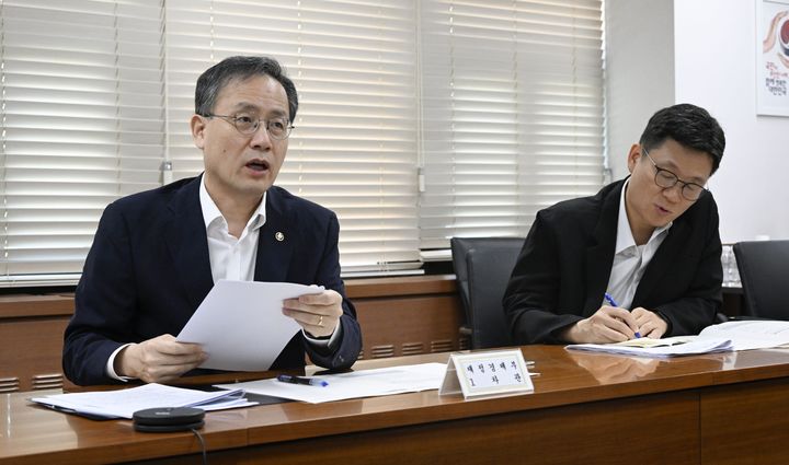 [서울=뉴시스] 이형일 재정경제부 차관이 4일 서울 종로구 정부서울청사에서 '제72차 물가관계차관회의'를 주재하고 있다. (사진=재정경제부 제공) 2026.08.04. photo@newsis.com *재판매 및 DB 금지
